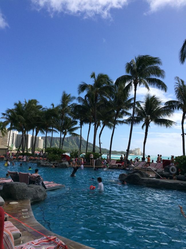 後半戦はまた1人でShopping！<br /><br />の前にPoolへ寄り、、 偵察。