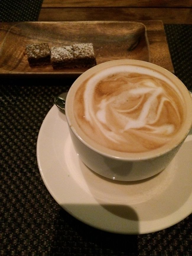 パパ、ママは食後のコーヒー