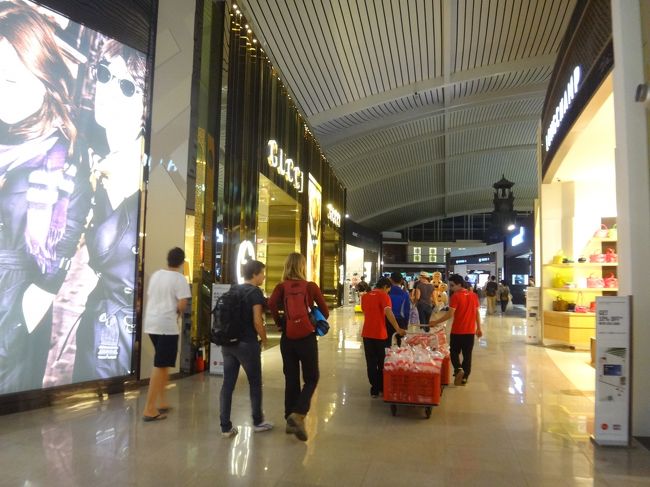 ガルーダ インドネシア航空ファーストクラスで行くバリ島 デンパサール国際空港 ングラ ライ空港 内にあるラウンジ ショップ巡り 15年10月18日にオープンした ガルーダ インドネシア航空ファーストクラス ビジネスクラスラウンジ 15年1月12日に ガルーダ インドネシア航空ファーストクラスで行くバリ島 デンパサール国際空港 ングラ ライ空港 内にあるラウンジ ショップ巡り 15年10月18日にオープンした ガルーダ インドネシア航空ファーストクラス ビジネスクラスラウンジ 15年1月12日に