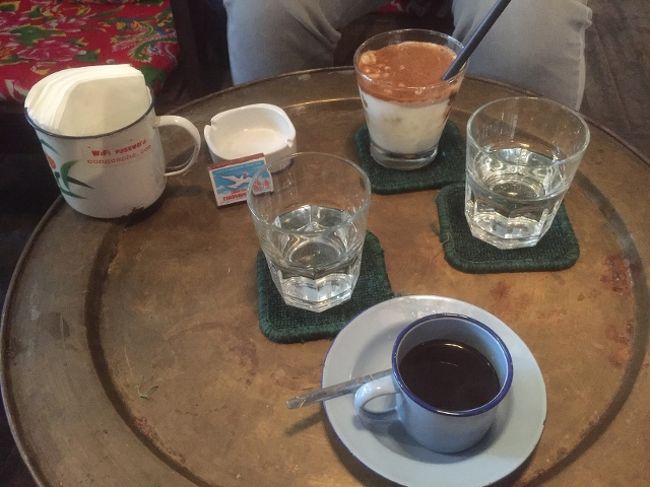 スアチュアカフェ（ヨーグルトコーヒー）とベトナムコーヒー。<br />ヨーグルトコーヒーはなんだかやみつきになる美味しさ。