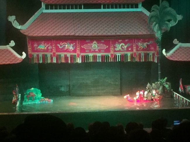 途中疲れから眠ってしまったけど、細かいストーリーは分からないけど、よく動いてます。火や水を吹いたりしてがんばってました。