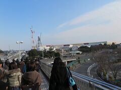 で、満員のモノレールに2駅乗って下りたところは...
