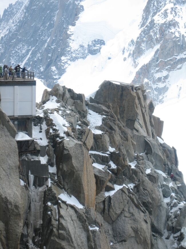 　北峯駅側から見た山頂テラス<br />　こっちもすごいものです。