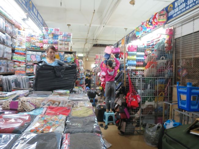 みんな開店準備に忙しそう。