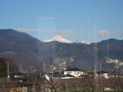 信越本線今井駅付近からは戸隠連峰の最高峰「高妻山（2353m）」が綺麗に見えます。（日本百名山のひとつで、別名「戸隠富士」と呼ばれています）
