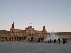 スペイン広場。

スターウォーズの撮影でも使われたそうですが、さっぱり分かりません。

綺麗な広場です。