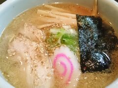 帰りの飛行機は19：35発なので、美瑛の山頭火で早目の夕食

熱々のラーメンが冷えた体にしみる〜