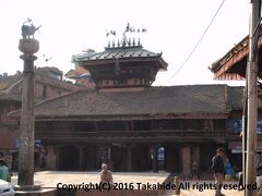 ビムセン寺院(Bhimsen Mandir)

タチュパル広場(Tachupal Square)の入り口に立つ、商いの神ビムセン(Bhimsen)に捧げられた寺院です。


ビムセン寺院：http://www.lonelyplanet.com/nepal/around-the-kathmandu-valley/bhaktapur/sights/religious/bhimsen-temple