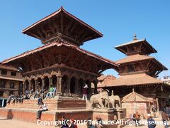 ヴィシュナワート寺院(Vishwanath Temple)

ビムセン寺院(Bhimsen Temple)の南側に隣接するシヴァ(शिव (Śiva))を祀る寺院です。


ヴィシュナワート寺院：http://www.lonelyplanet.com/nepal/around-the-kathmandu-valley/patan/sights/religious/vishwanath-temple
シヴァ：https://ja.wikipedia.org/wiki/%E3%82%B7%E3%83%B4%E3%82%A1