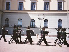 オスロ滞在中はSognefjordツアーに行った以外は街歩き＆美術館・博物館巡り。

これは王宮。

＜Oslo＞