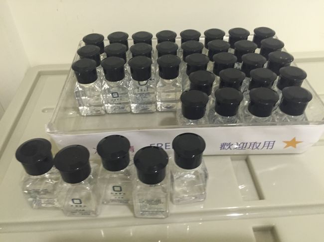 洗剤も無料です。サービスいいですね〜<br /><br />夜は洗濯する人で混んでて使えなかったけど・・・<br />早めの時間帯に使うほうがいいかもね