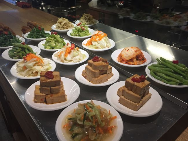 季節の小皿料理<br />こちらのお皿はすべて３０元