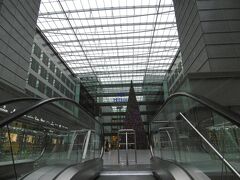 時間通りにフランクフルト空港に着きました。

とりあえず、ホテルにチェックイン。