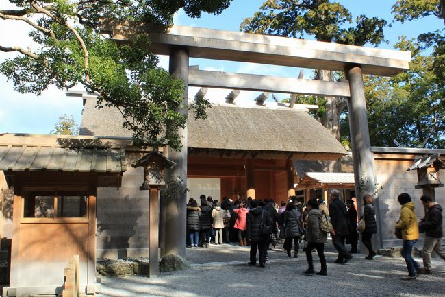 伊勢神宮外宮。<br />食物・穀物を司る神である豊受大御神がお祀りされています。<br /><br />並ぶこともなく、すいてました。
