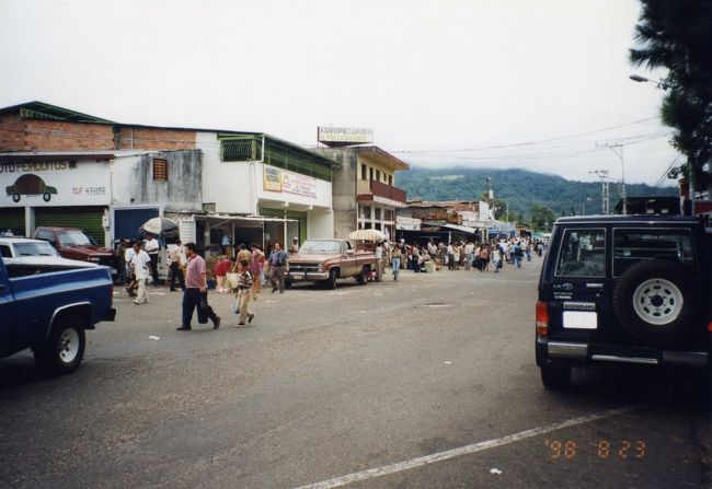 いつかベネズエラに行ってアレパを食べたいな。