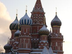 Σ(ﾟ∀ﾟﾉ)ﾉｷｬｰ
憧れのワシリー寺院！！
これが見たくてロシアに来たようなものなので感動。

テトリスだー