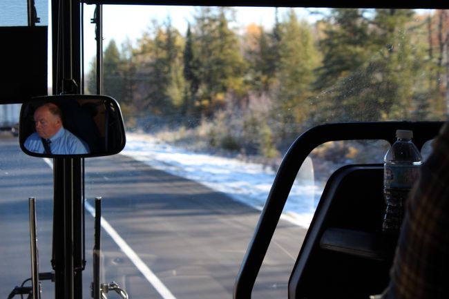 ミラーに移った運転手さんお疲れ様です。