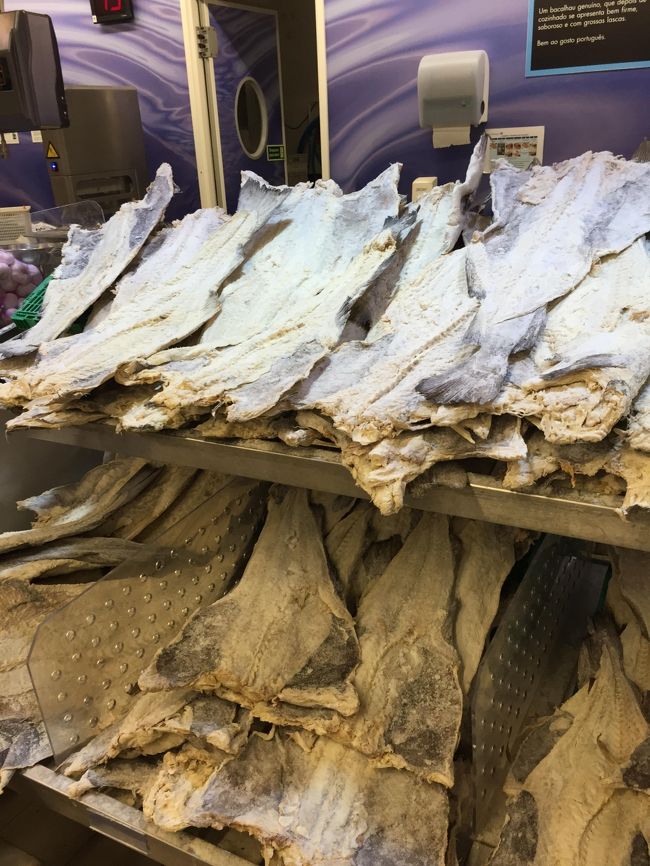 バカリャウというタラの塩漬けの干物です。<br />グラタンになっているのを食べたけど、美味しかったです。