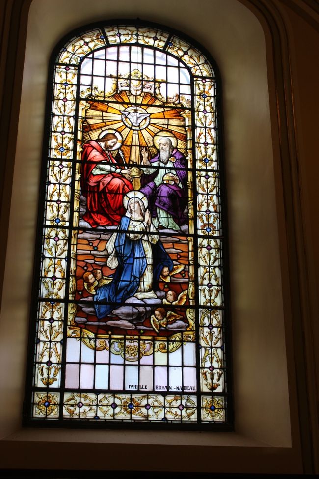 ステンドグラスも素敵です。