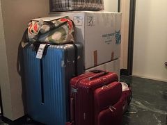 約100?近い支援物資を持って羽田国際線に向かいます
ANA深夜便ビジネスクラスでバンコクへ