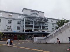 熊本駅前に到着です。ここからJRに乗ります。
まさか前年に引き続いてＪリーグがないのに熊本に来ることになるとは・・。