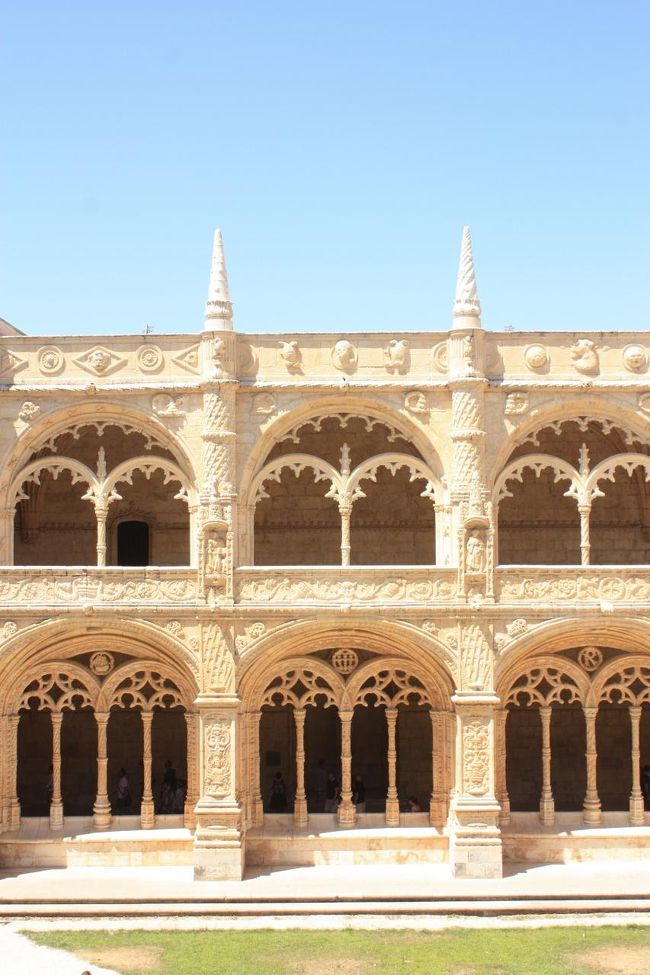 一階と二階のアーチ、やっぱり雰囲気が違いますね。