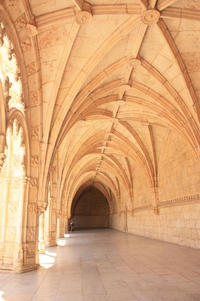 二階の回廊。誰もいない〜。すごく並んでいる割には、入った後はけっこうゆっくり見ることができた印象です。