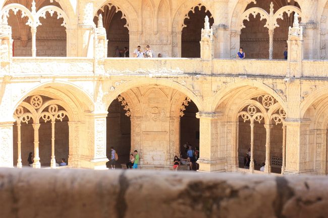 一階のほうが人が多いのかなあ。