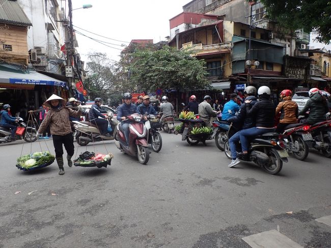 同じく天秤棒を担いで物売りする女性など。<br /><br />https://www.youtube.com/watch?v=piNaDpeCJpM<br />動画１０