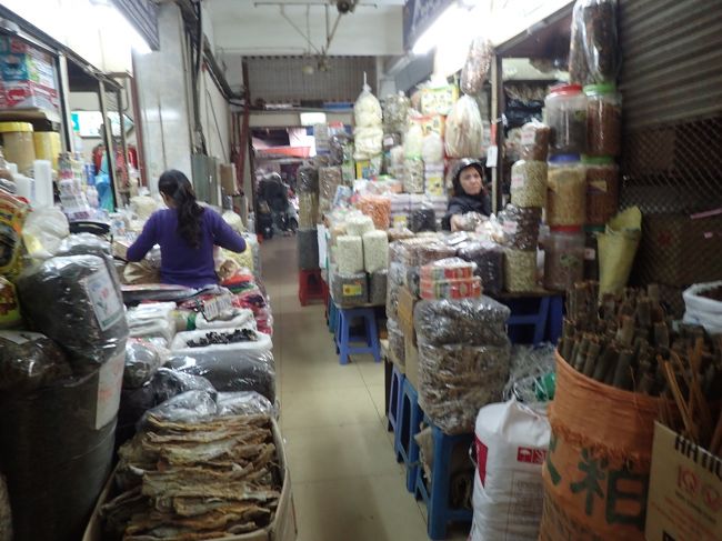 市場の中の風景