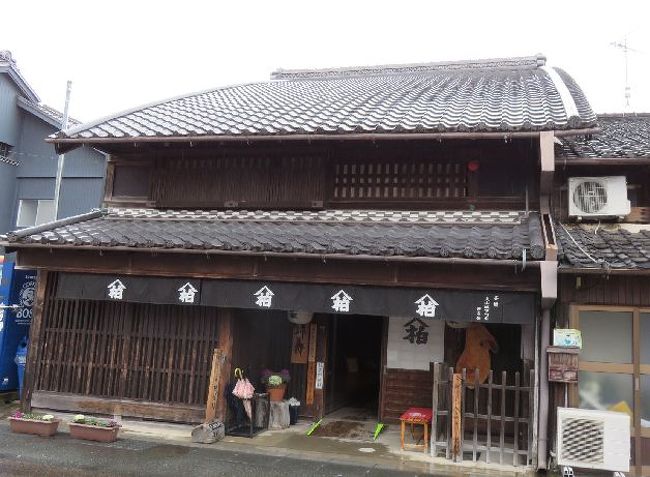 犬山市内の町家で唯一現存する‘起り屋根（むくりやね）’が特徴。<br /><br />「旧磯部家住宅」