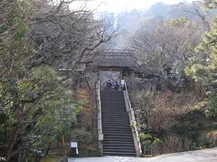 東慶寺　１３；３０頃

ここでは小学生の団体を見掛けましたが、一般の人はやはり少なかったです。