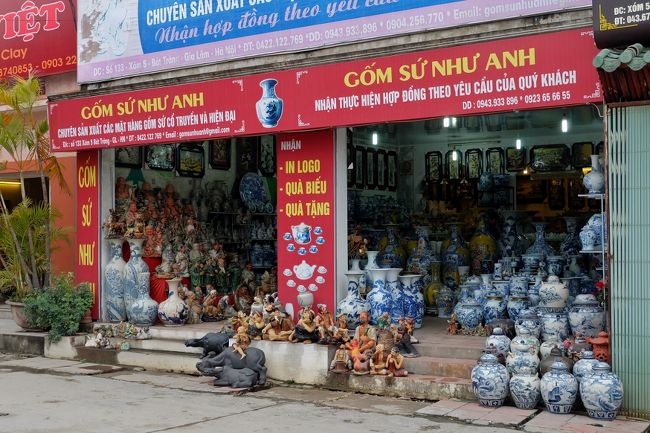 表通りだけでは面白くないので村の奥の方まで歩いてみる。