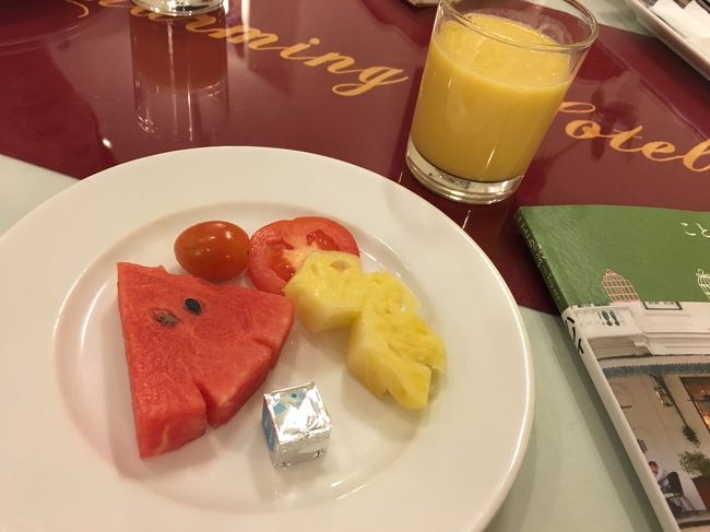 フルーツとマンゴージュース