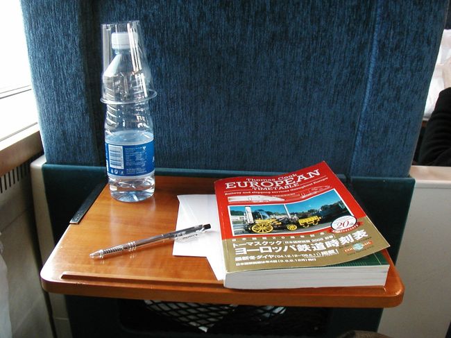 ストックホルムまでは約７００ｋｍ、５時間の旅路です。<br /><br />当初の予定ではストックホルムを半日観光して、すぐにコペンハーゲンに引き返し、ドイツを抜け、イタリアへと向かう予定であったが、北欧の雰囲気が気に入り、ストックホルムで２泊し、さらにせっかくなので、ノルウェーのオスロまで欲張ろうと算段中。