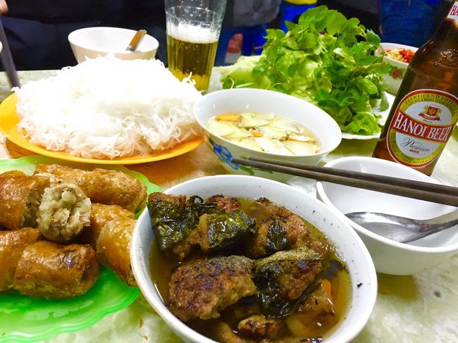 よくわからないで一番上の９０Kドンのを注文<br />多すぎました<br />一人分は揚春巻きなしでよかった