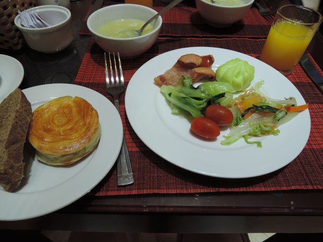 １／１７（日）<br />おはようございます。<br />朝食はバイキング形式ですが、最近はあまり量は食べられなくなったかな。<br />料理の品数はあまり多くはありませんが、その方があれこれ悩まなくてよいかも？！<br />