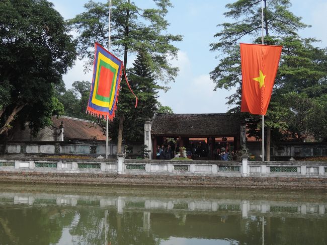 １０７０年に建造されたハノイの学業のシンボル。<br />学業成就の神様、孔子を祭っています。<br />