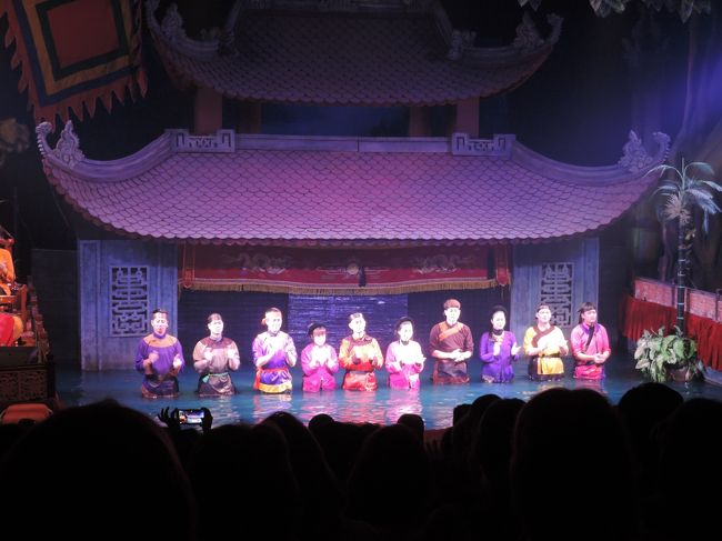 最後に人形遣いの人たちが登場して終了です。<br />約１時間のショーです。