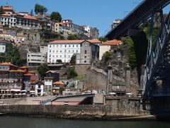 橋を　渡りきった所