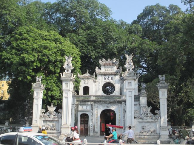 鎮武観を右手に見て、