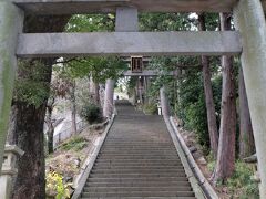 伊豆山神社。階段たくさん・・・