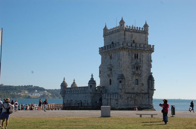 テージョ川の船の出入りを監視する目的でつくられたベレンの塔です。<br />ジェロニモス修道院とともに世界遺産に登録されています。