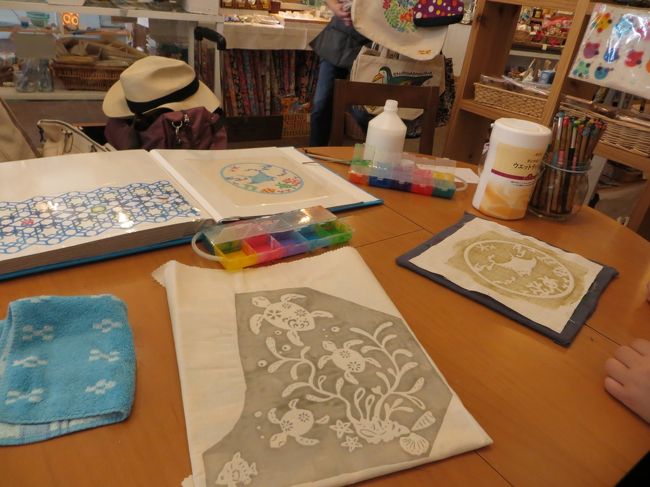 散々悩んでこの柄に決めました<br /><br />手前が私、奥が娘