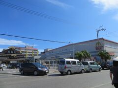 バスで「サンエー石垣シティ」へ