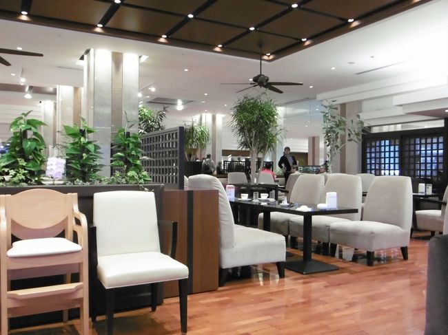 夕食は７時からなので、その前に軽くビールを飲むことに。<br /><br />