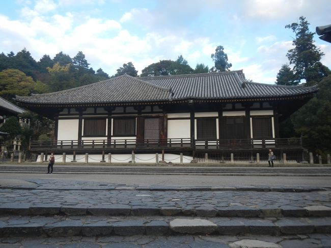 三月堂。ここの不空羂索観音は気にいっている。