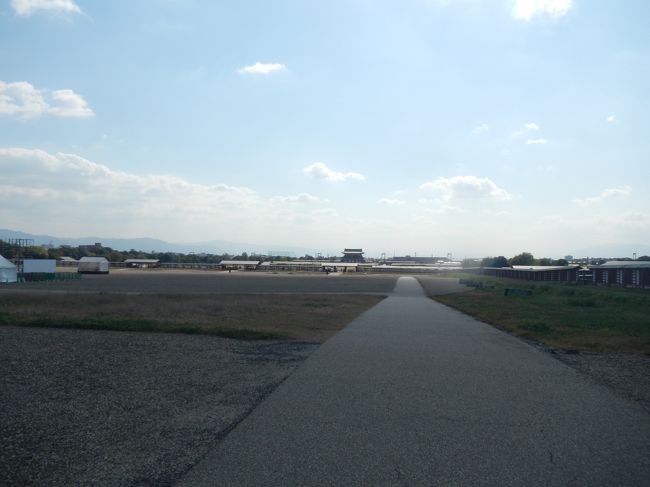 ＪＲ奈良駅前前で親戚の方と合流。<br /><br />平城宮跡に案内してもらう。