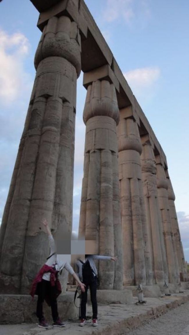 このレベル感の大きさの柱がそこら中にありました。<br /><br />私の身長は、１６７センチで割と大きい方なのですが、このスケールだと小さく見えますね。<br /><br />自分の存在も、悩みなんかもちっぽけだなぁと思わせてくれました。