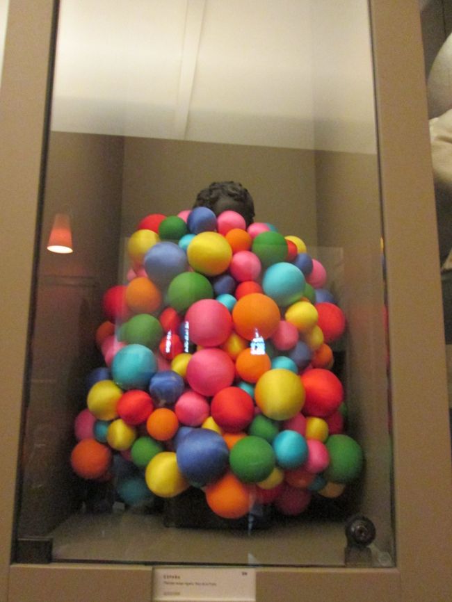 あ、知ってる！<br />なんばグランド花月で見たことあるよ！<br /><br />今いくよくるよのくるよちゃんだ。